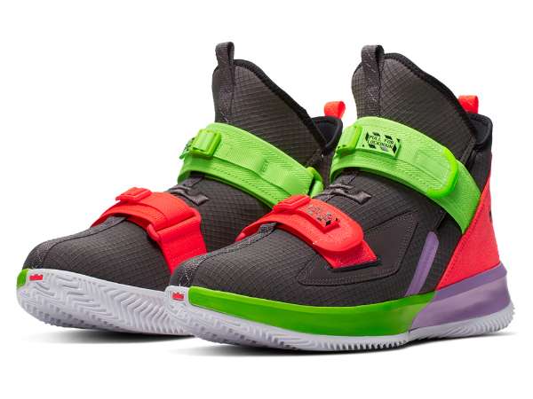 1新品未使用　NIKE上下セットアップ　Ｓサイズ　ウーブン　黄緑　バスケ ナイキ（NIKE）（キッズ）上下セット キッズ NSW AIR TRACK