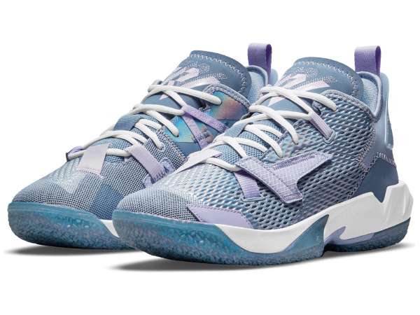 NIKE BASKETBALL より、ウエスト・ブルック＆カイリー