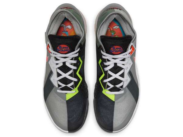 NIKE LEBRON XVIII LOW 