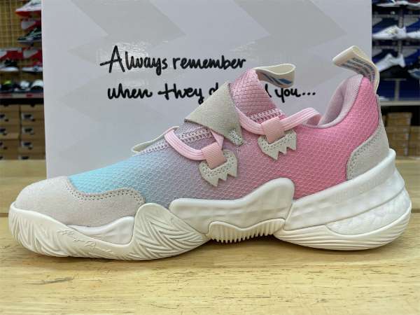 adidas basketballより、トレイ・ヤング初のシグネチャーモデル adidas basketballより、トレイ・ヤング初のシグネチャーモデル