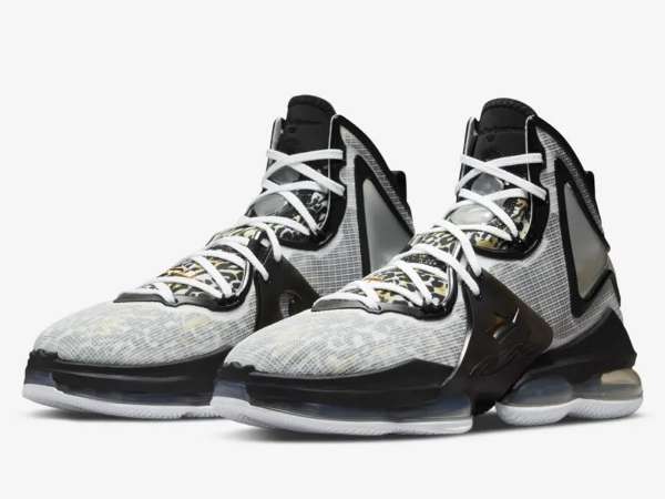 超美品Nike LeBron XIX バスケットボールシューズ 26センチ