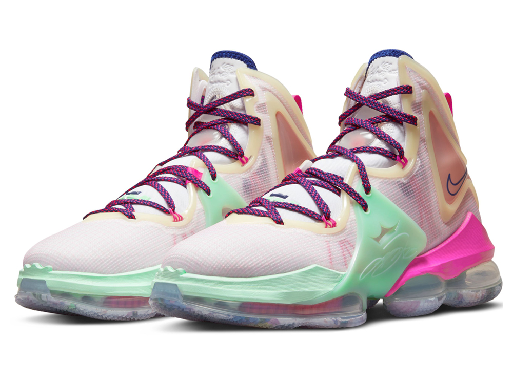 NIKE LEBRON 19 “Valentine's Day” 』4月22日（金）発売