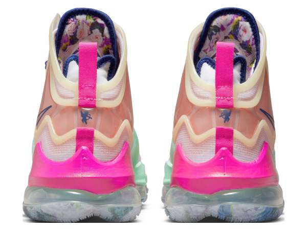 NIKE LEBRON 19 “Valentine's Day” 』4月22日（金）発売