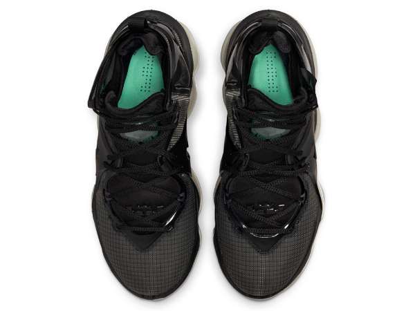 NIKE LEBRON 19 