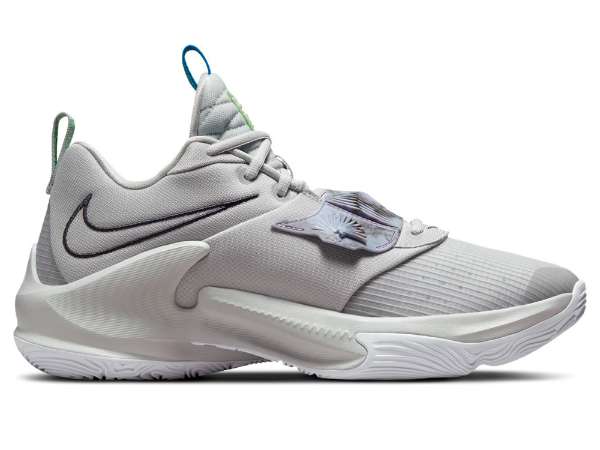 NIKE ZOOM FREAK 3 