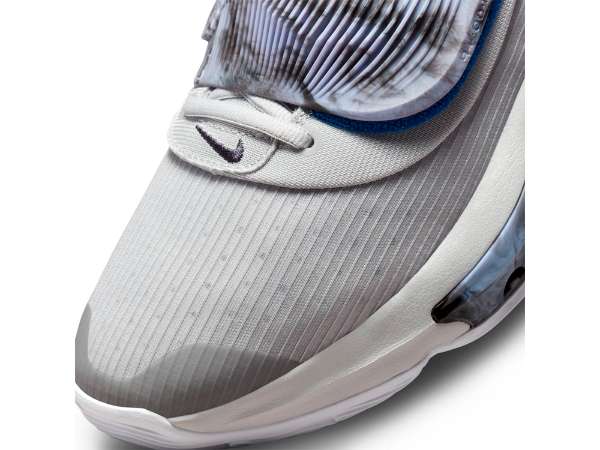 NIKE ZOOM FREAK 3 