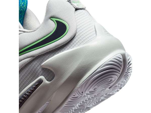 NIKE ZOOM FREAK 3 