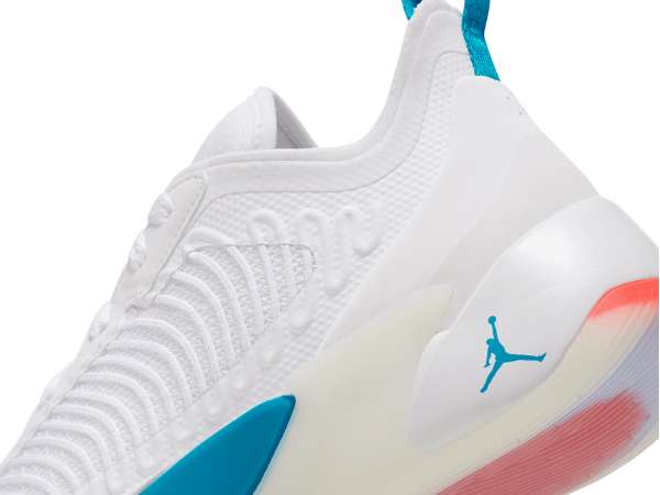 週末値下げ！！NIKE ルカ1 バッシュ ターコイズブルー 27、5センチ