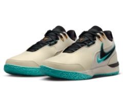レブロン x リバプール FC『NIKE ZOOM LEBRON NXXT GEN AMPD EP』と関連アパレルが3月7日（木）発売！