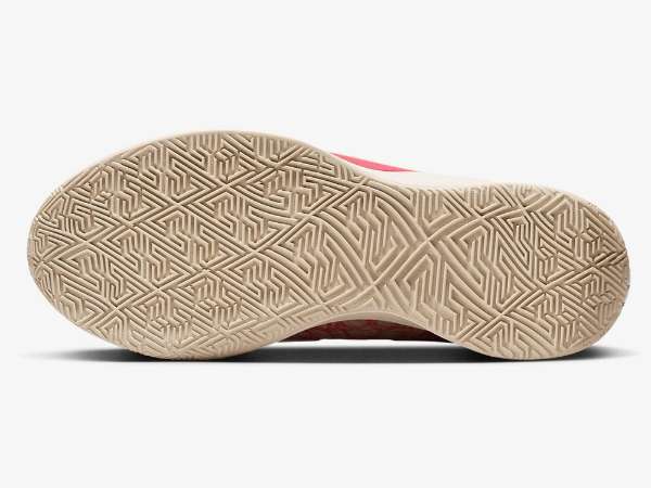 ヤニス・アデトクンボの6作目シグネチャーモデル『NIKE FREAK 6