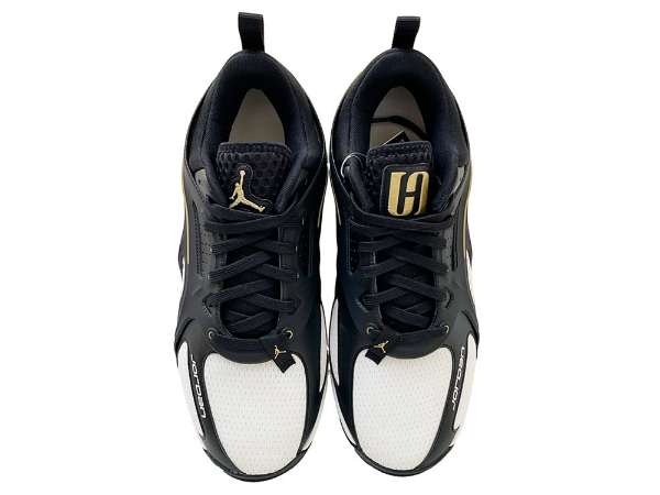 ユニセックス対応のパフォーマンスモデル『JORDAN HEIR PF』が11