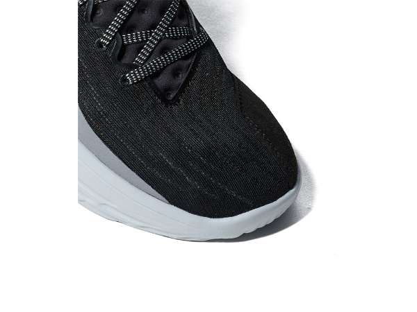 ステフィン・カリー最新シグネチャーモデル『CURRY 12 