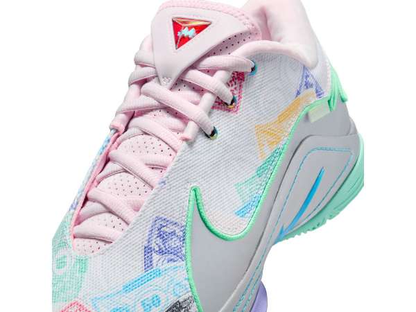 レブロン・ジェームズ 最新シグネチャーモデル『NIKE LeBron レブロン・ジェームズ 最新シグネチャーモデル『NIKE LeBron