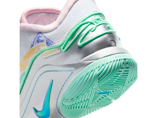 レブロン・ジェームズ 最新シグネチャーモデル『NIKE LeBron レブロン・ジェームズ 最新シグネチャーモデル『NIKE LeBron