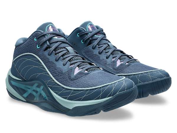 激しいサイドステップと 素早い切り返しを 支える『ASICS UNPRE
